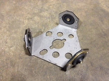 Load image into Gallery viewer, 5148776 GENUINE DETROIT DIESEL TACHOMETER RETAINER ASSEMBLY (5140953, 5186851)
