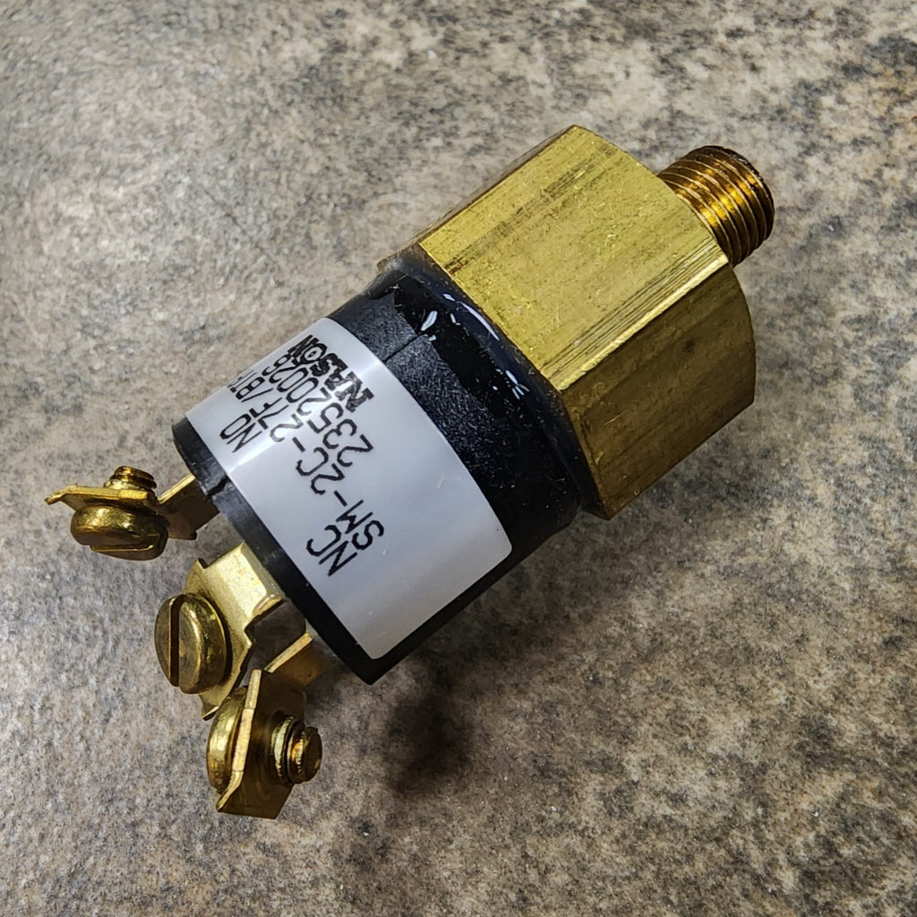 Interstate-McBee® Detroit Diesel® 23520026 Switch (SPDT) (Make/Break) (30 PSI)