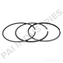 Load image into Gallery viewer, PAI 405034 NAVISTAR 1876098C91 PISTON RING SET (2004 &amp; UP DT466E / DT570)