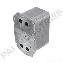 Charger l&#39;image dans la galerie, PAI 441417 NAVISTAR 1841779C3 OIL COOLER (32 PLATE) (DT466 E / DT570)