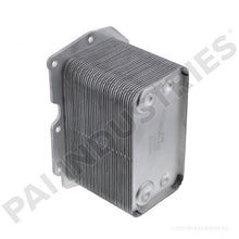 Charger l&#39;image dans la galerie, PAI 441417 NAVISTAR 1841779C3 OIL COOLER (32 PLATE) (DT466 E / DT570)