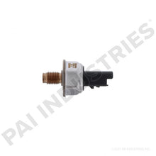Cargar imagen en el visor de la galería, PAI 450615OEM NAVISTAR 1873400C92 FUEL PRESSURE SENSOR (OEM) | woodlineparts.com