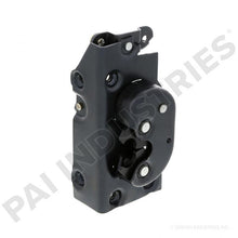 Charger l&#39;image dans la galerie, PAI 451556 NAVISTAR 477257C94 LEFT HAND DOOR LATCH (UNIVERSAL)