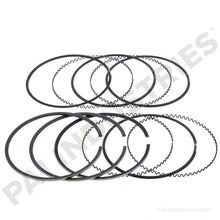 Cargar imagen en el visor de la galería, PAI 605020 DETROIT DIESEL 23524349 PISTON RING SET (WIDE GAP) (V92)