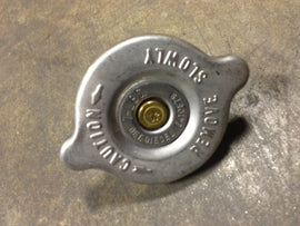 6410879 GENUINE DETROIT DIESEL® EXPANSION TANK CAP (7#) (6410880, RC1) | woodlineparts.com