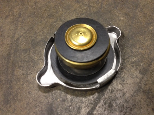 6410879 GENUINE DETROIT DIESEL® EXPANSION TANK CAP (7#) (6410880, RC1) | woodlineparts.com