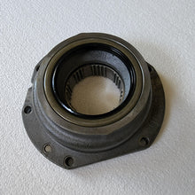 Cargar imagen en el visor de la galería, Interstate-McBee® 1822326C91 Navistar® Oil Pump (DT466 / DT466E)
