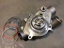 Charger l&#39;image dans la galerie, R 23506602 REBUILT WATER PUMP ASSY FOR DETROIT DIESEL 6V92 / 8V92  ENGINES