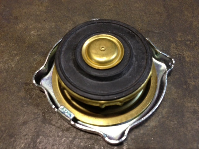23533127 GENUINE DETROIT DIESEL RADIATOR CAP (6.5 - 8 LB) (RC8, 5197822, 805802) (Obsolete)