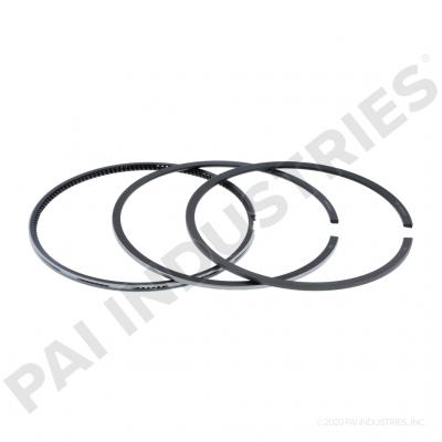 PAI 405038 NAVISTAR 1876099C91 PISTON RING SET (DT 466E / DT 570) (USA)