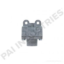 Load image into Gallery viewer, PAI 442015 NAVISTAR 2036081C1 FUEL LINE FITTING (TEE) (DT530E / DT466E HEUI) (USA)