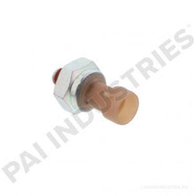 Load image into Gallery viewer, PAI 450610 NAVISTAR 1807369C2 OIL PRESSURE SENSOR (MADE IN USA)