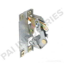 PAI 451552 NAVISTAR 1677434C2 LEFT HAND DOOR LATCH (5000 / 9000)