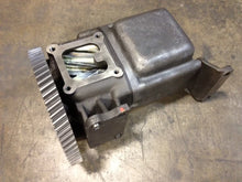 Cargar imagen en el visor de la galería, 5104914 REBUILT OIL PUMP ASSY. FOR DETROIT DIESEL 12V149 R.H. ENGINES