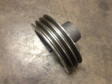 Cargar imagen en el visor de la galería, 5146430 GENUINE DETROIT DIESEL CRANKSHAFT PULLEY (7.50&quot; DIAMETER) (3 GROOVES)