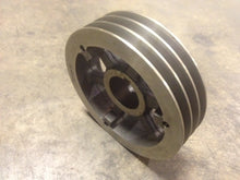 Charger l&#39;image dans la galerie, 5146430 GENUINE DETROIT DIESEL CRANKSHAFT PULLEY (7.50&quot; DIAMETER) (3 GROOVES)