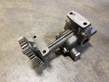 Load image into Gallery viewer, 5175985 OIL PUMP ASSY. FOR DETROIT DIESEL IL71 L.H. REAR INLET ENGINES