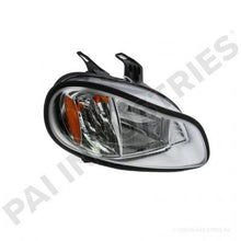 Cargar imagen en el visor de la galería, PAI 740317 FREIGHTLINER A06-75732-005 RIGHT HAND HEADLAMP ASSEMBLY