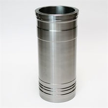 Cargar imagen en el visor de la galería, IPD 8N5676 CYLINDER LINER (5.75&quot; BORE) (G300)