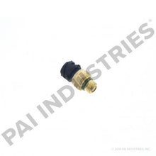 Load image into Gallery viewer, PAI FSU-0569 MACK 20898038 FUEL PRESSURE SENSOR (M16 X 1.5) (4 PIN)