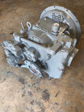 Load image into Gallery viewer, MG 514 C TWIN DISC 2:1 MARINE GEAR / MARINE TRANSMISSION